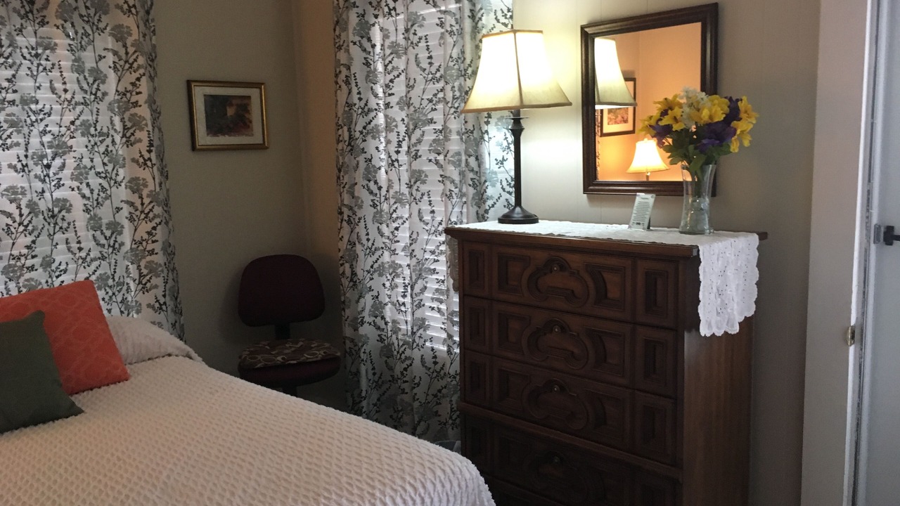 Photo of Bedroom in Shiner