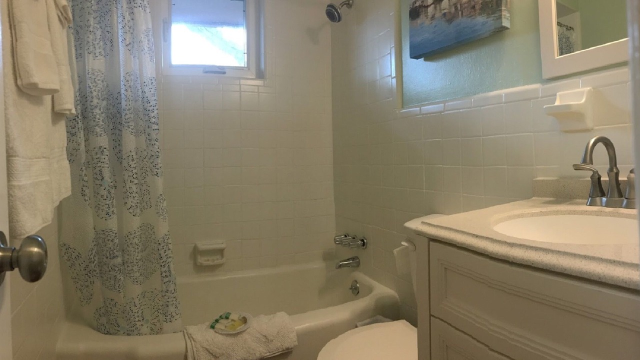 Photo of Bathroom in Knox - Henderson
