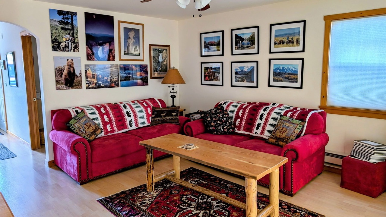 Photo of Others in Emigrant