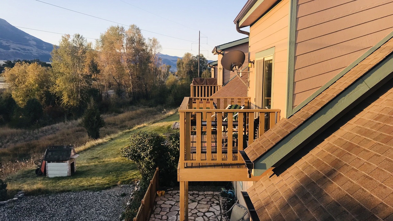 Photo of Others in Emigrant