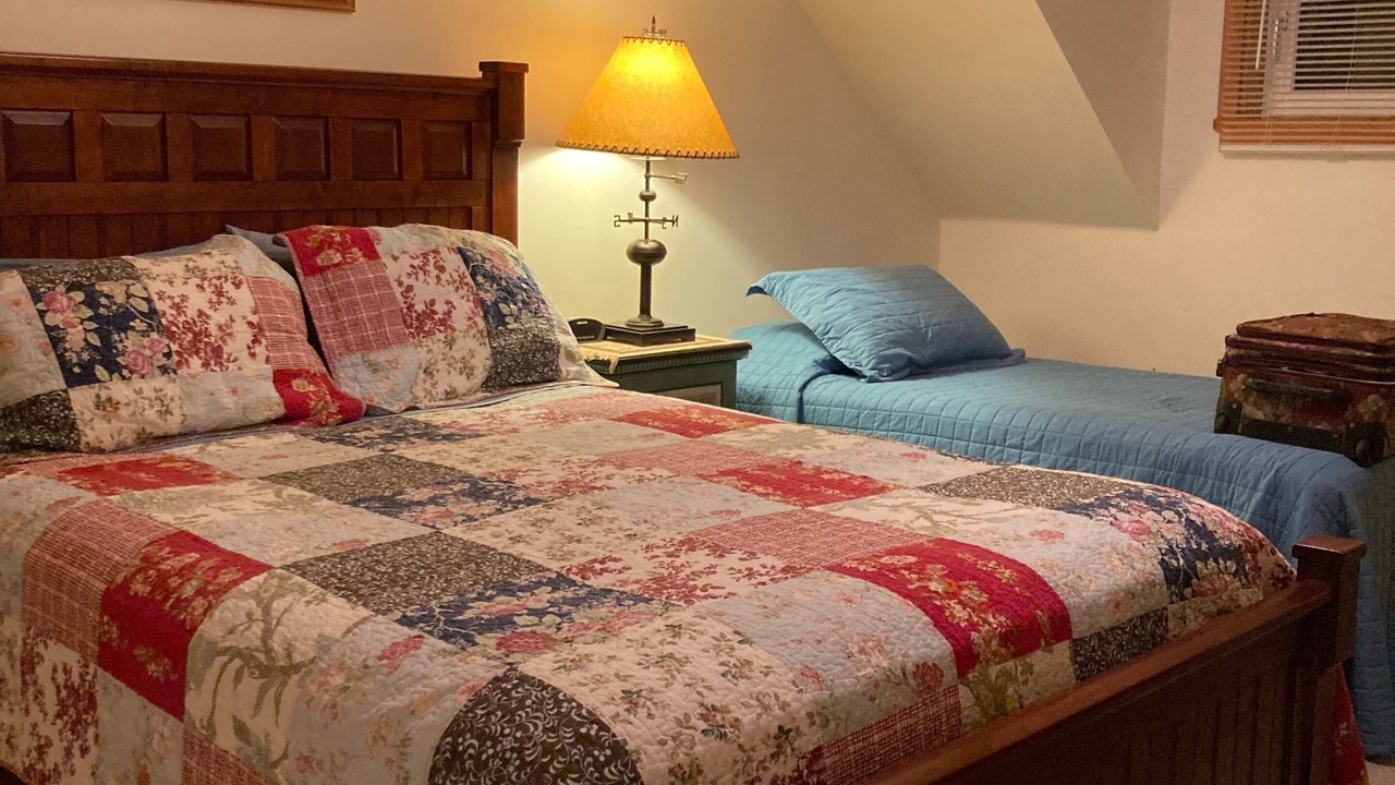 Photo of Others in Emigrant