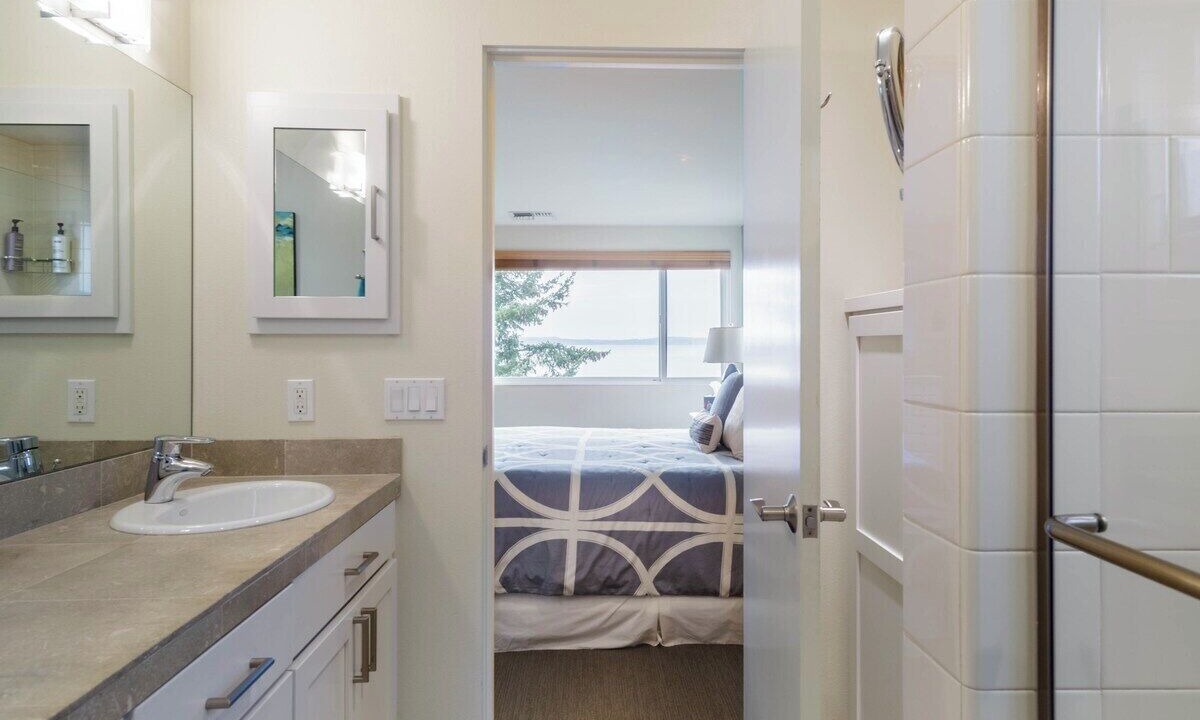 Photo of Bathroom in North Admiral