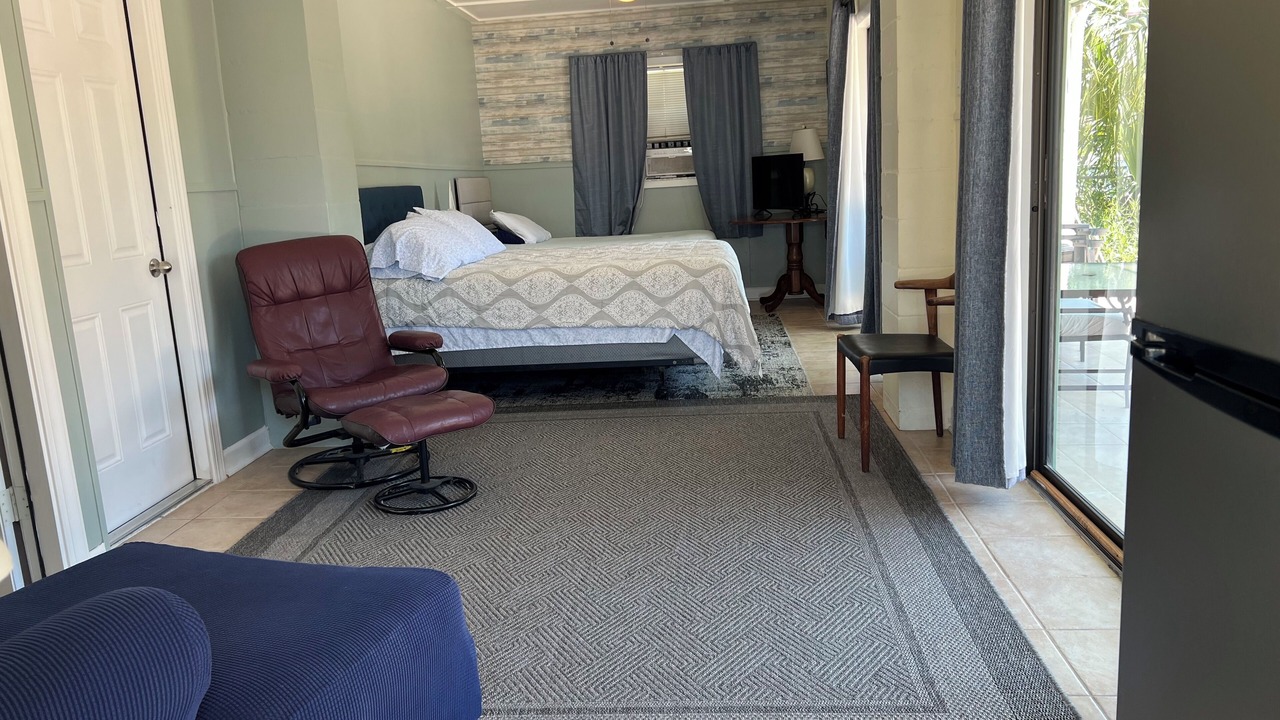 Photo of Bedroom in Weeki Wachee Gardens