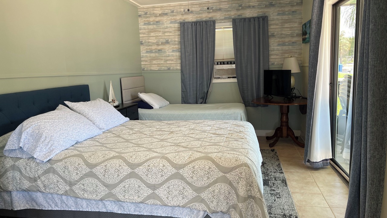 Photo of Bedroom in Weeki Wachee Gardens
