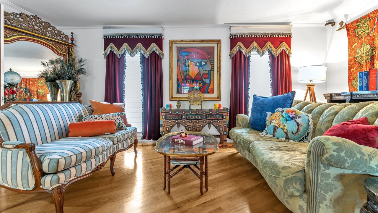 Photo of Livingroom in Oak Park - Northwood