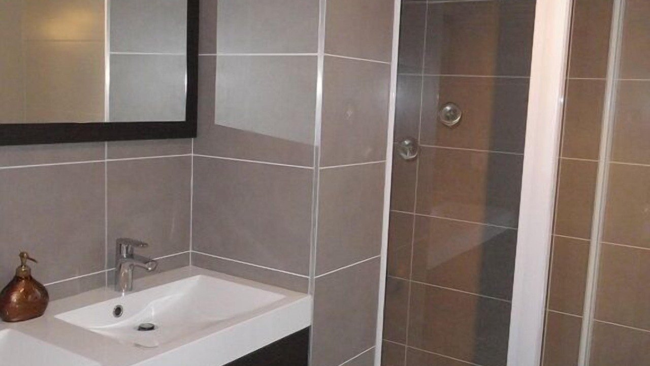 Photo of Bathroom in Batignolles