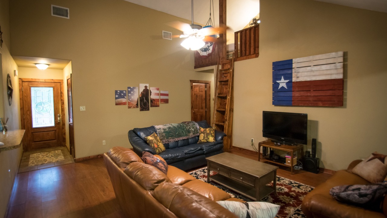Photo of Livingroom in Hillsboro