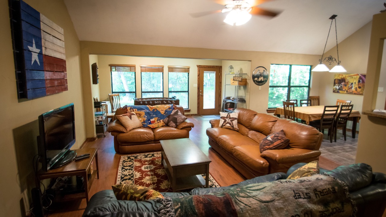Photo of Livingroom in Hillsboro