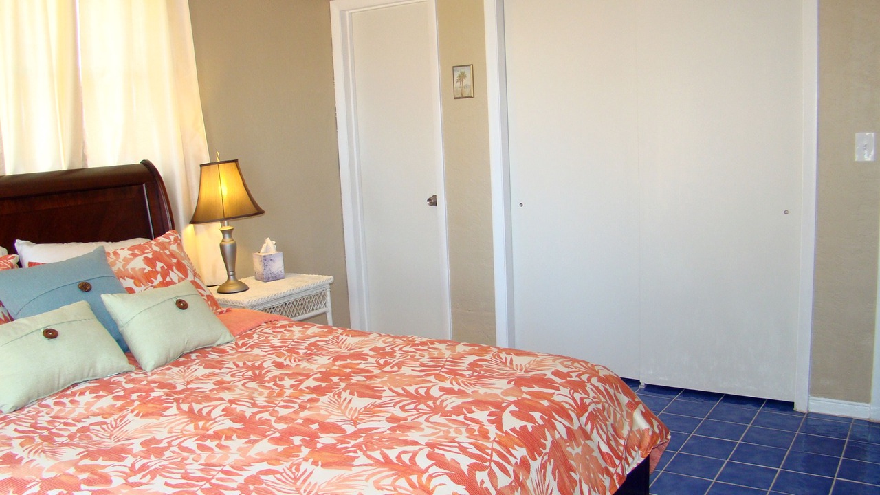 Photo of Bathroom in Knollwood Beach