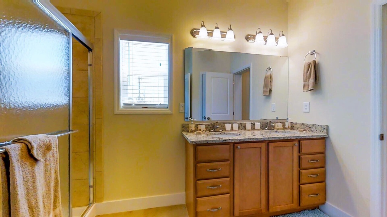 Photo of Bathroom in Marathon