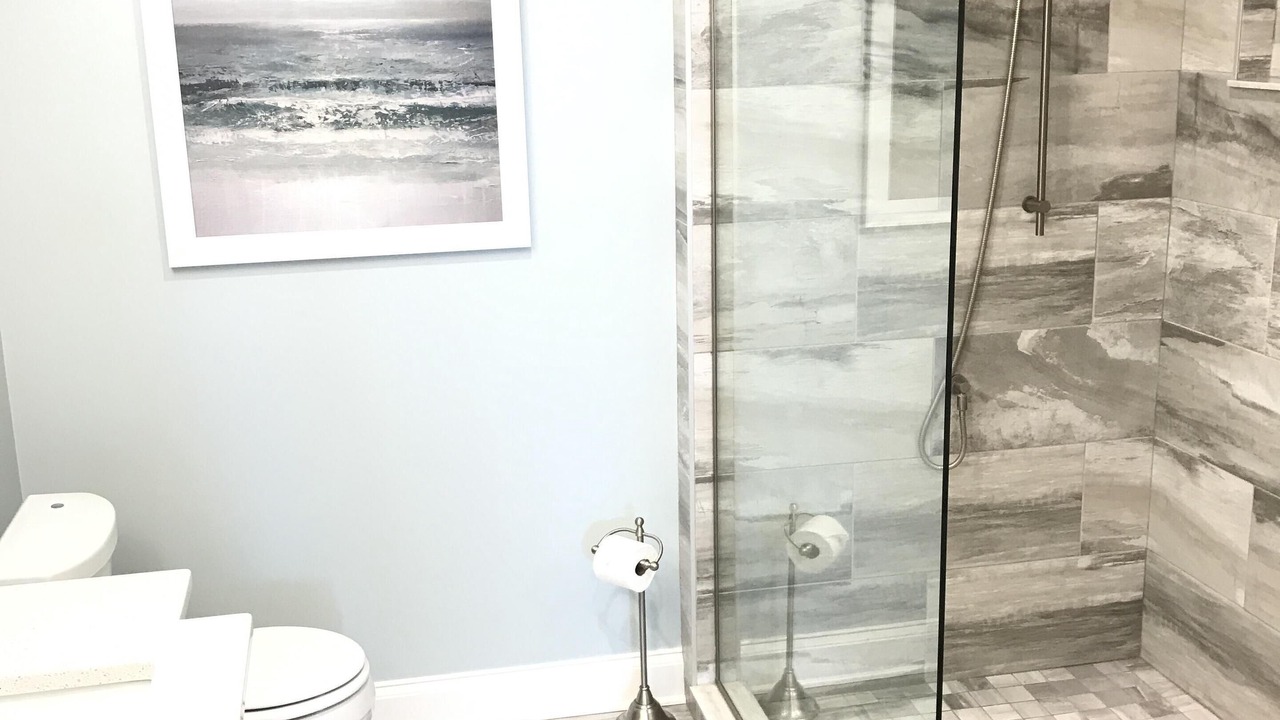 Photo of Bathroom in Queens Square