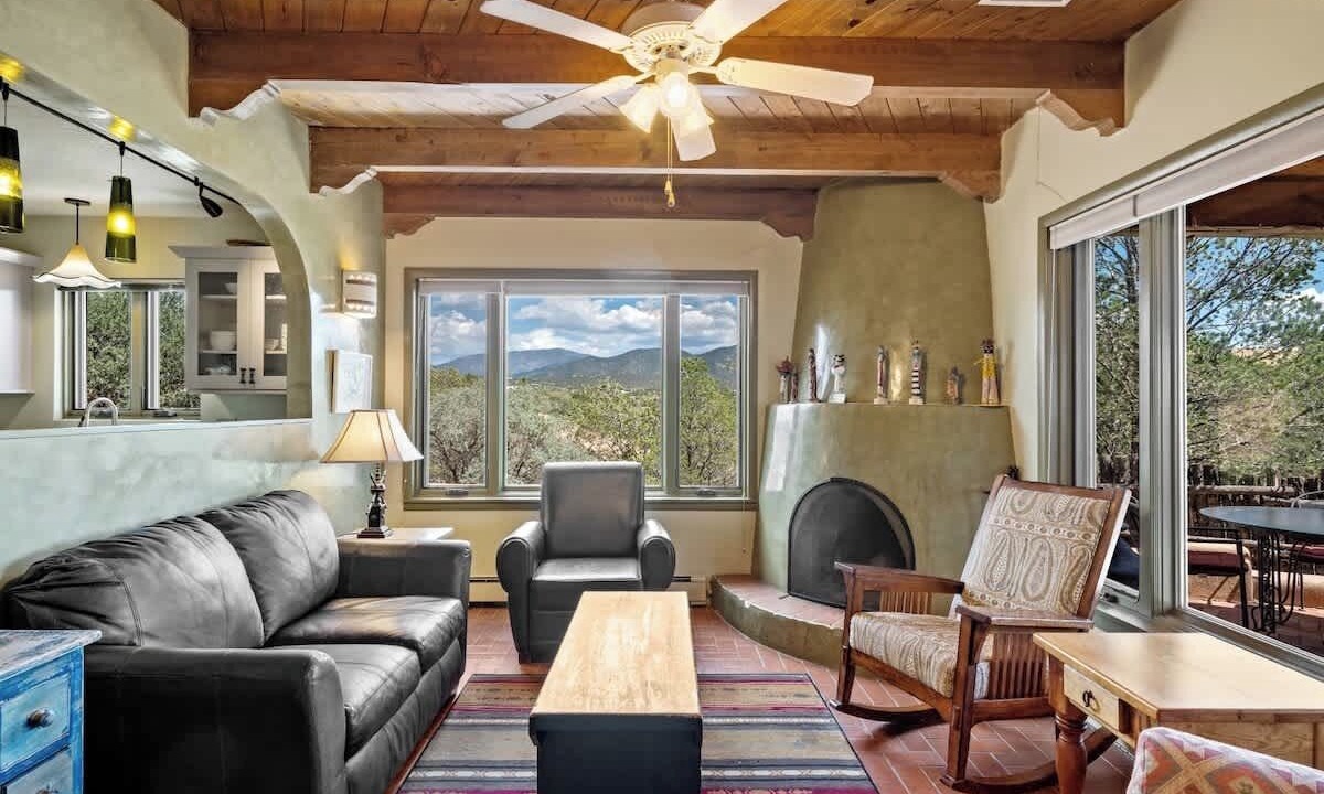 Photo of Livingroom in Northeast Santa Fe