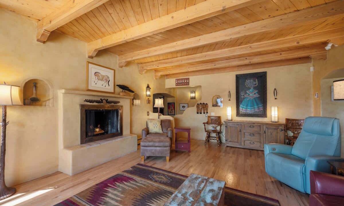 Photo of Livingroom in Northeast Santa Fe