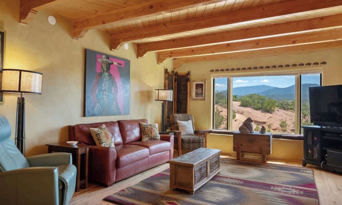 Photo of Livingroom in Northeast Santa Fe