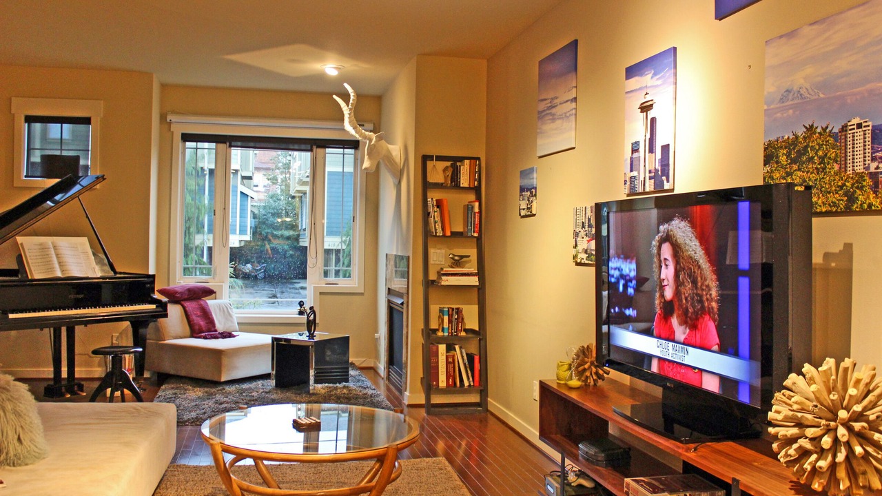Photo of Bedroom in Broadway