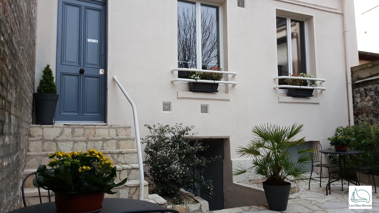 Photo of Outdoor in Anatole France Danton