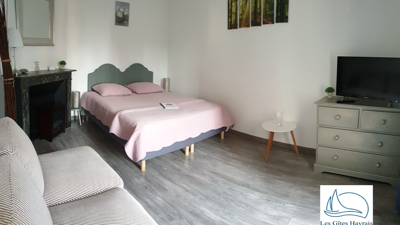 Photo of Bedroom in Anatole France Danton