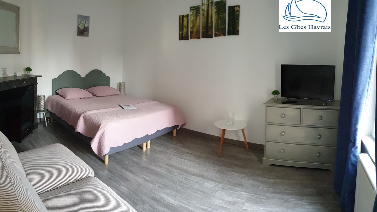 Photo of Bedroom in Anatole France Danton