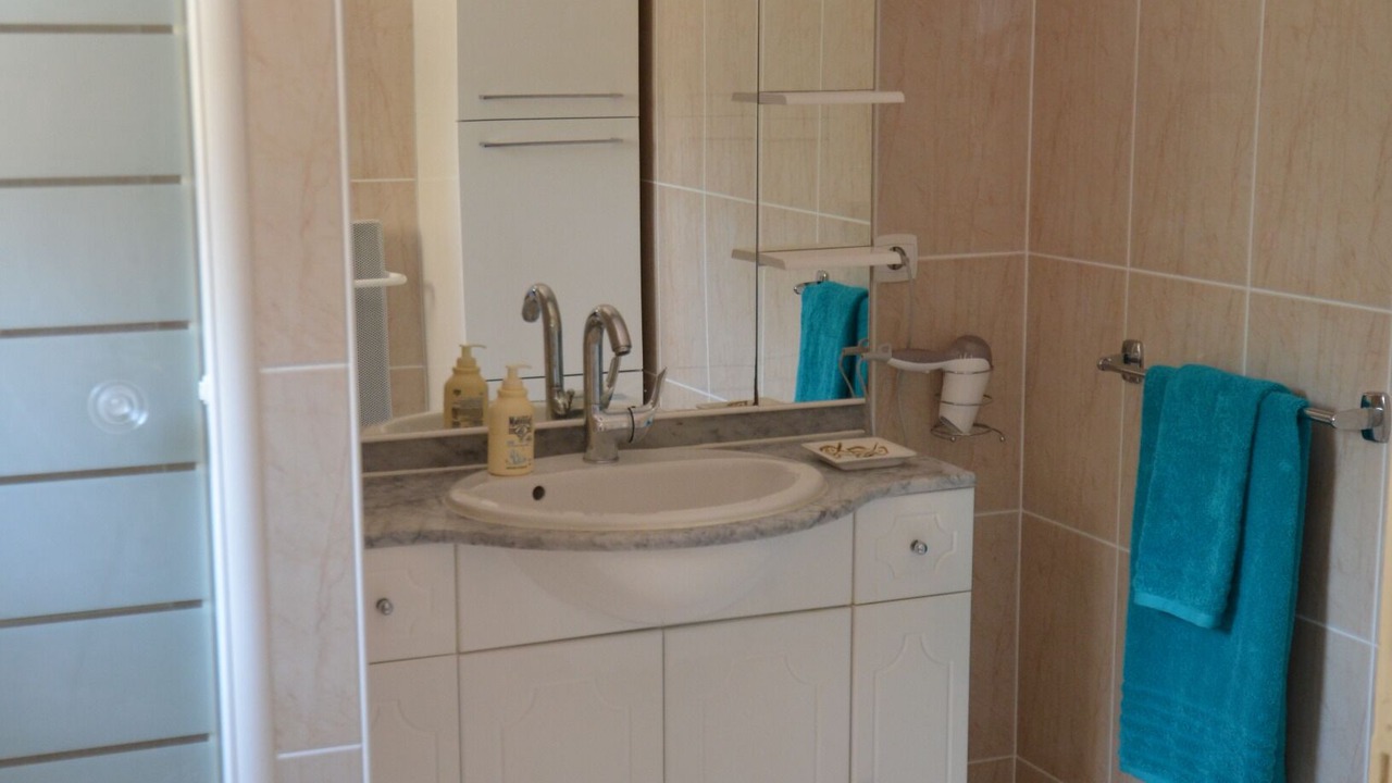 Photo of Bathroom in Saint-Genis