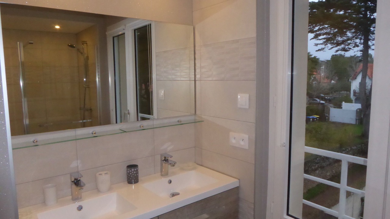 Photo of Bathroom in Pornichet