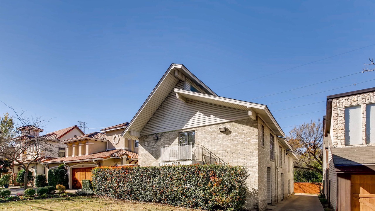 Photo of Outdoor in Oak Lawn