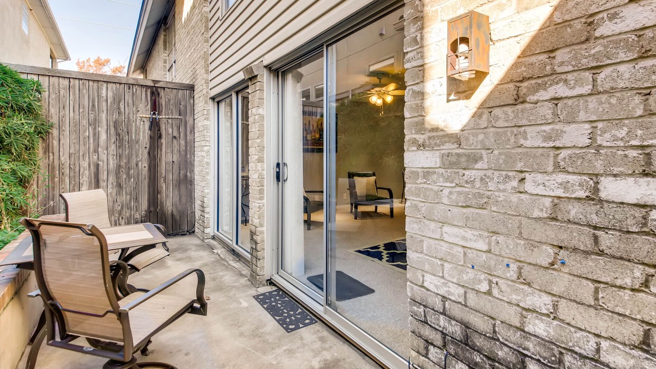 Photo of Outdoor in Oak Lawn