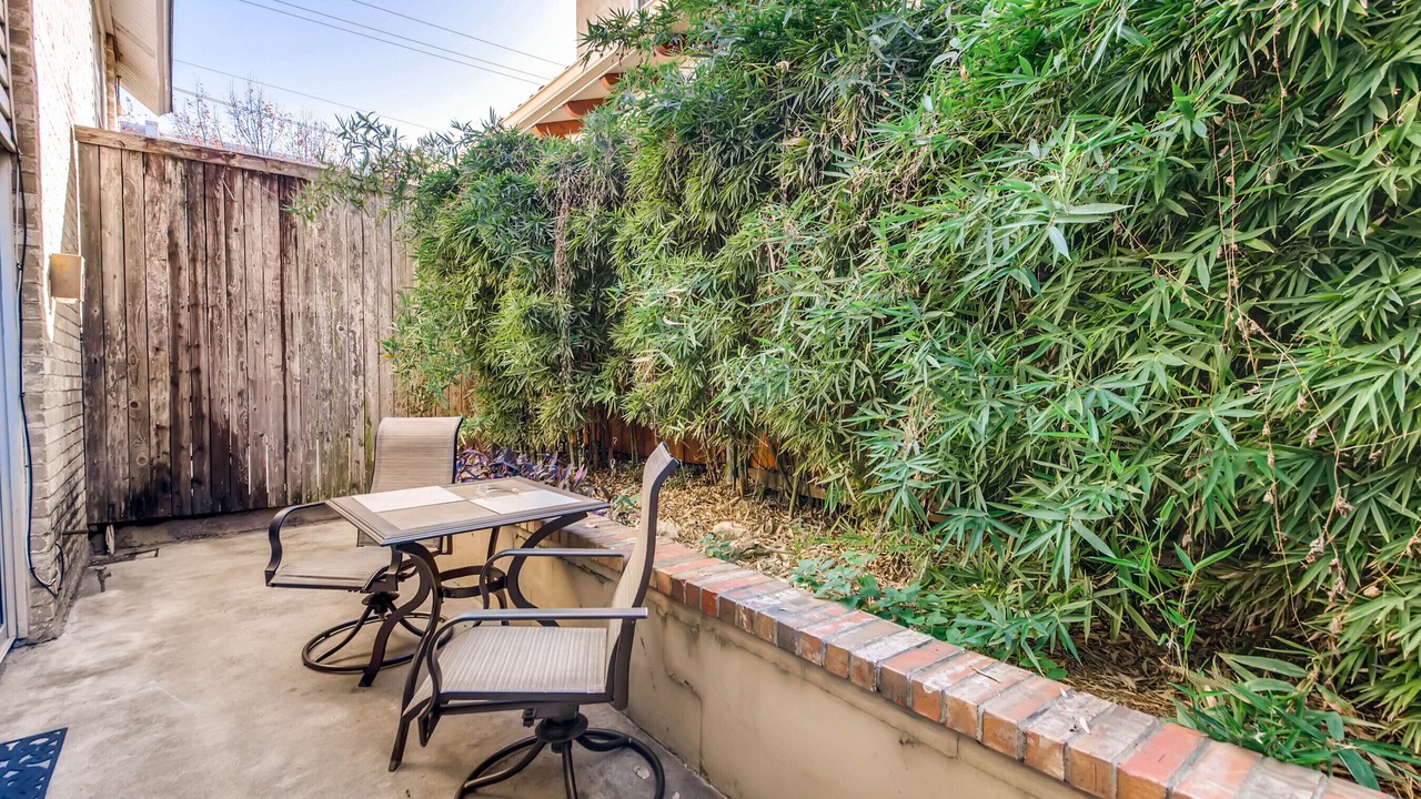 Photo of Outdoor in Oak Lawn