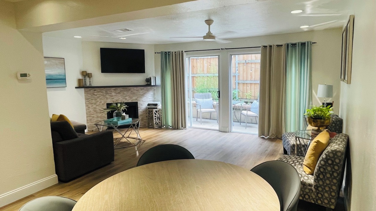 Photo of Livingroom in Oak Lawn