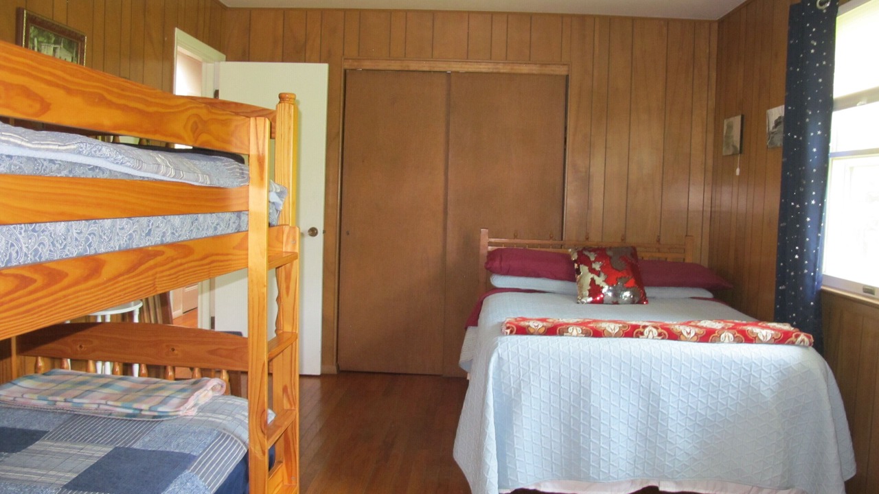 Photo of Bedroom in Miramiguoa Park