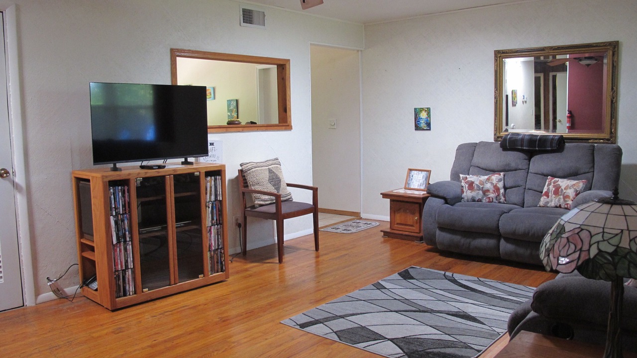 Photo of Bedroom in Miramiguoa Park