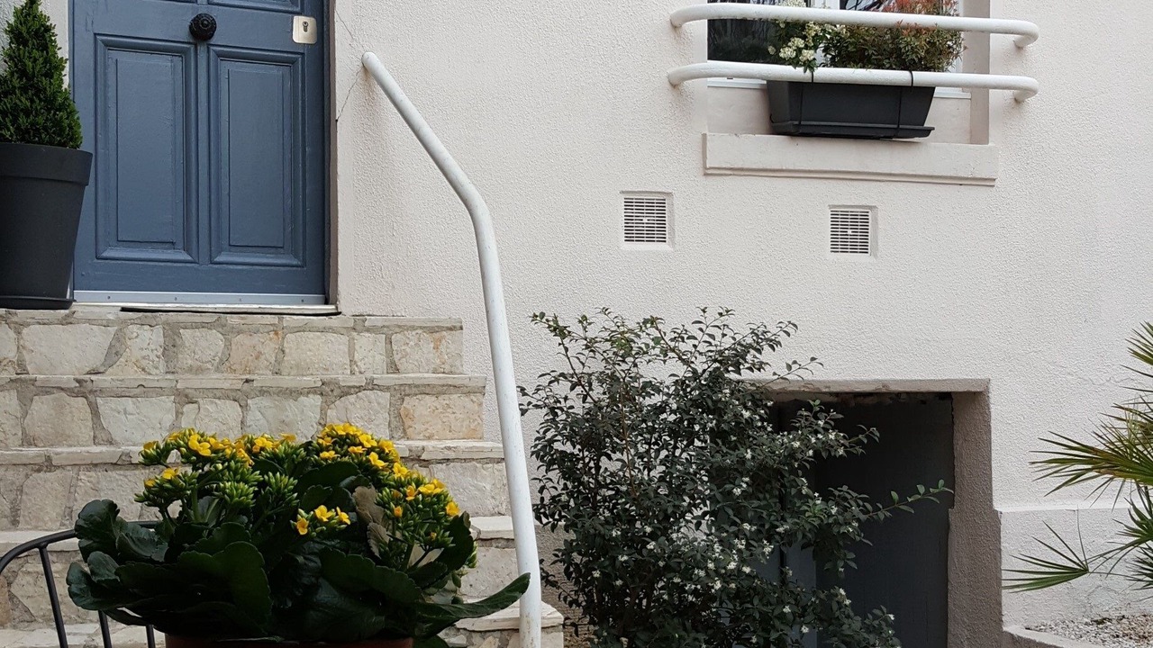 Photo of Outdoor in Anatole France Danton