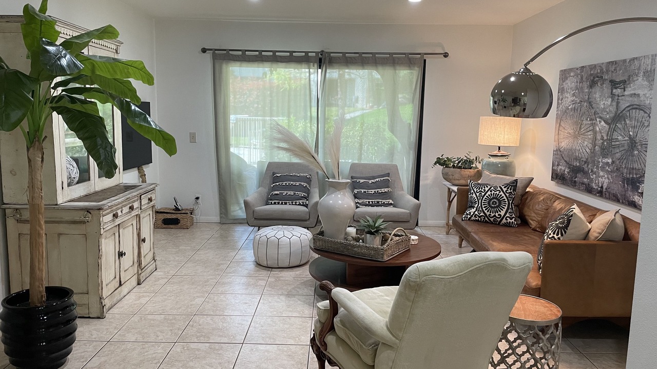 Photo of Livingroom in Palm Desert