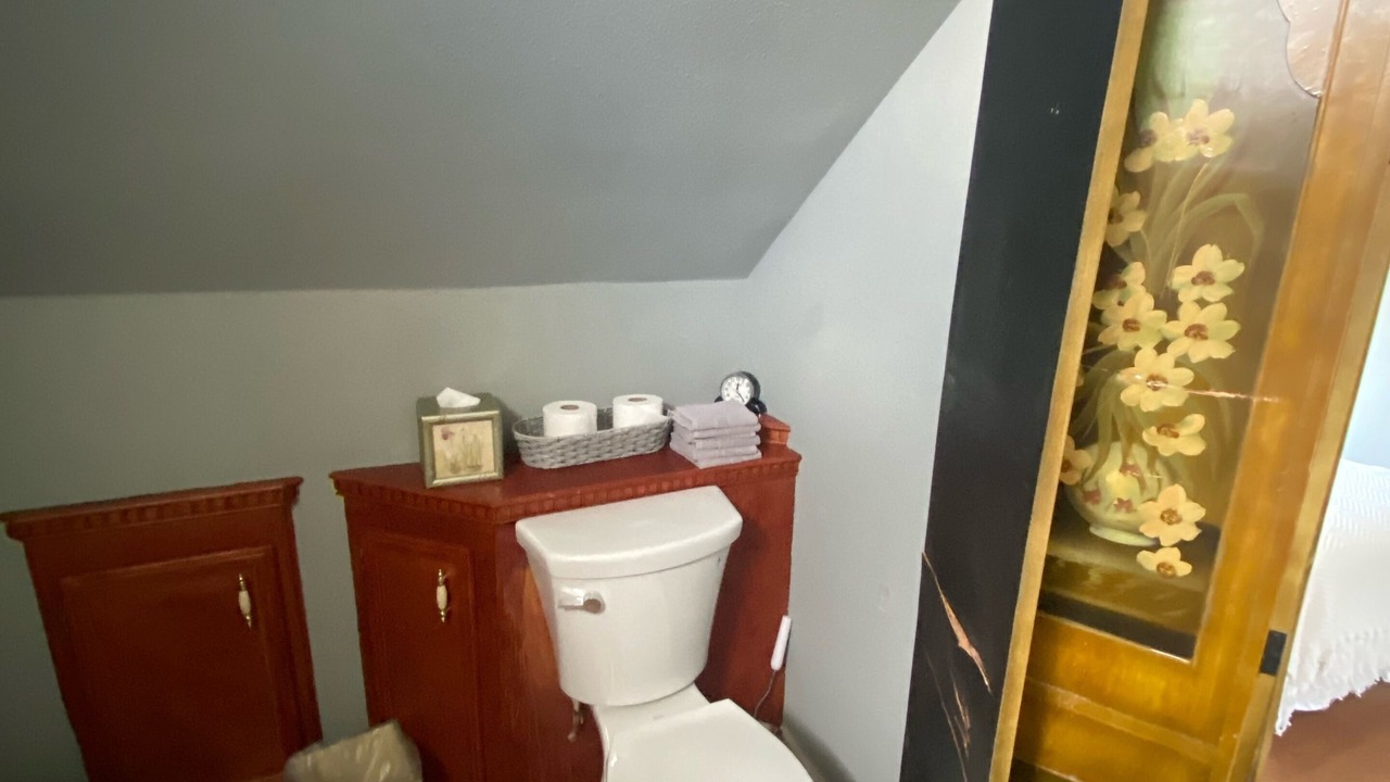 Photo of Bathroom in Kenner - Louis Armstrong International Airport