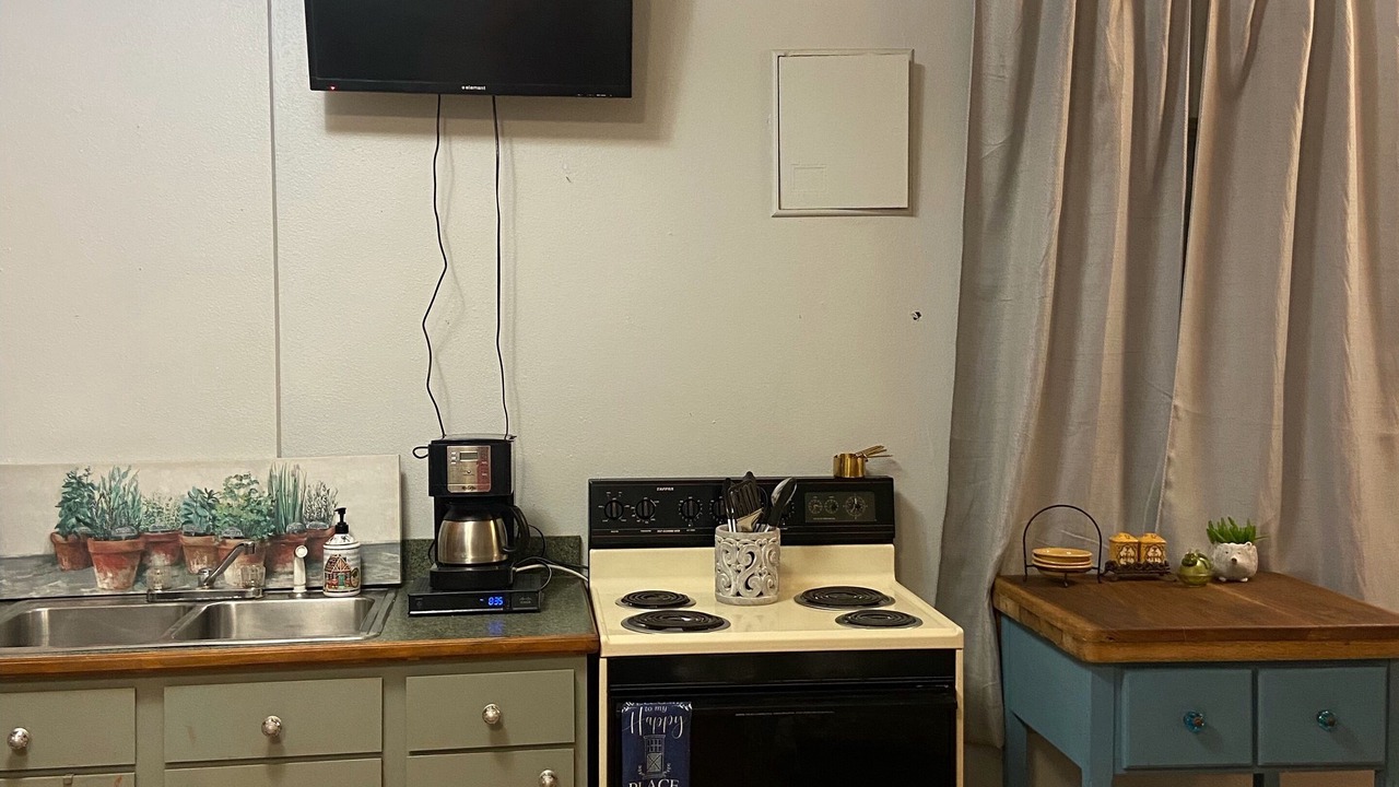 Photo of Kitchen in Kenner - Louis Armstrong International Airport