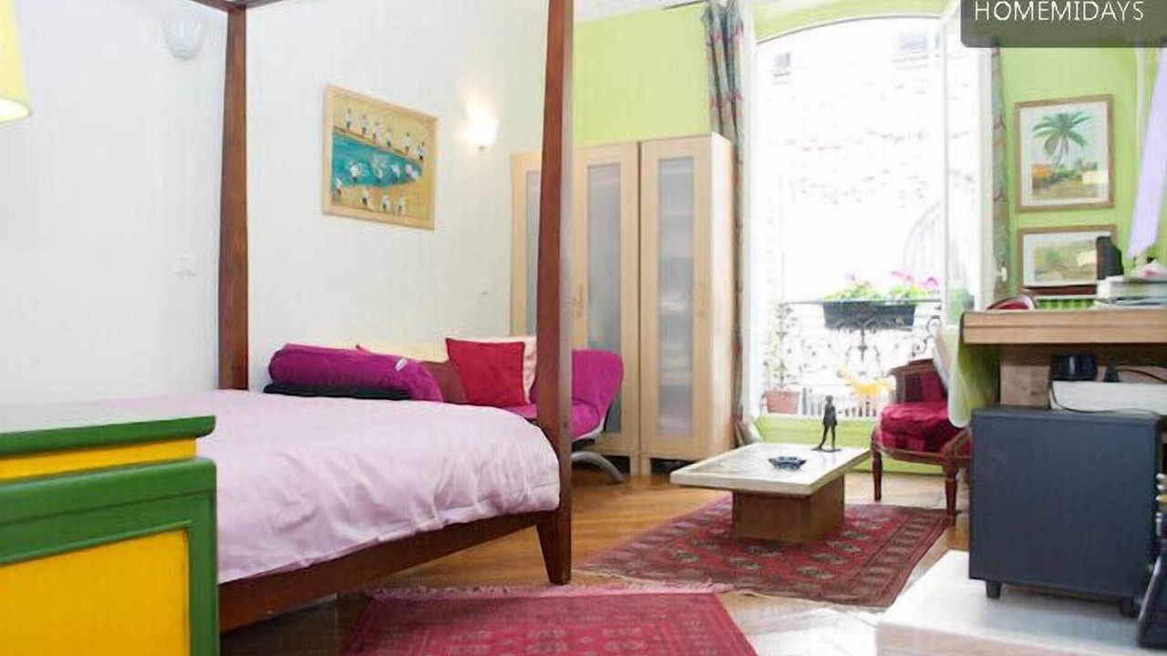 Photo of Bedroom in 9th Arrondissement