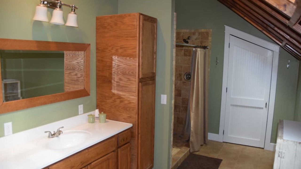 Photo of Bathroom in Hendersonville