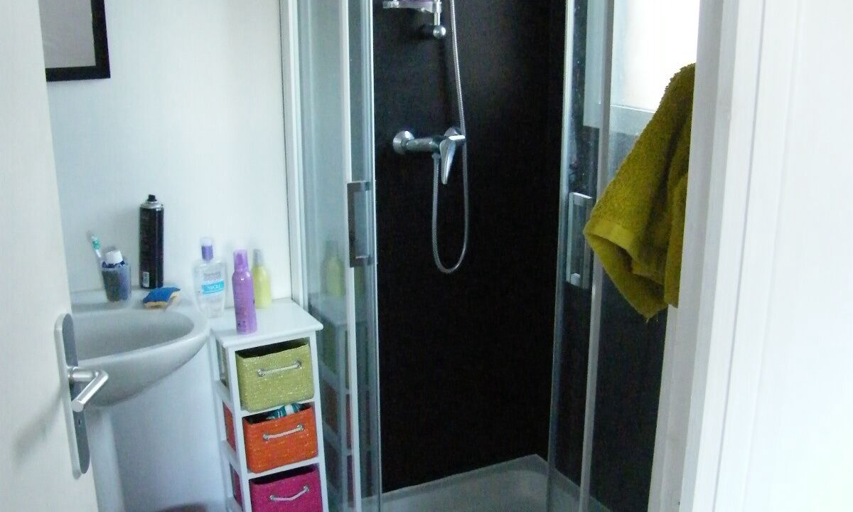 Photo of Bathroom in Langueux
