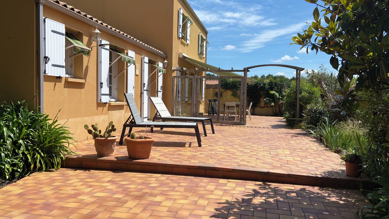 Photo of Patio Balcony in Brem Sur Mer