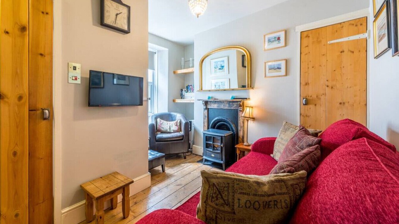 Photo of Livingroom in Looe