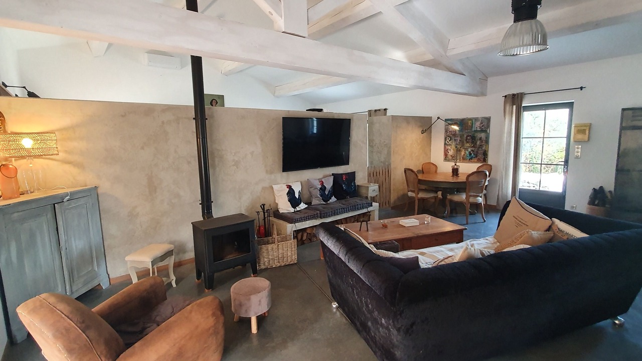 Photo of Livingroom in Saint-Andre-de-Roquepertuis