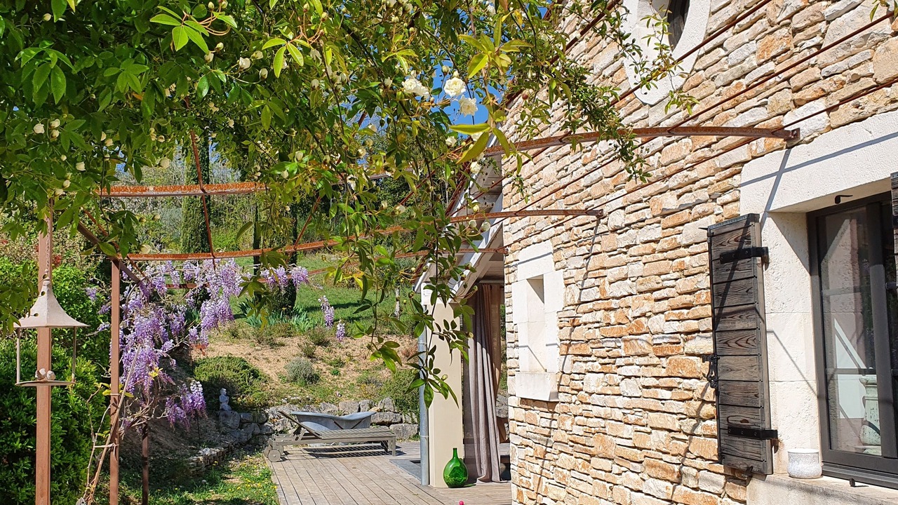 Photo of Patio Balcony in Saint-Andre-de-Roquepertuis