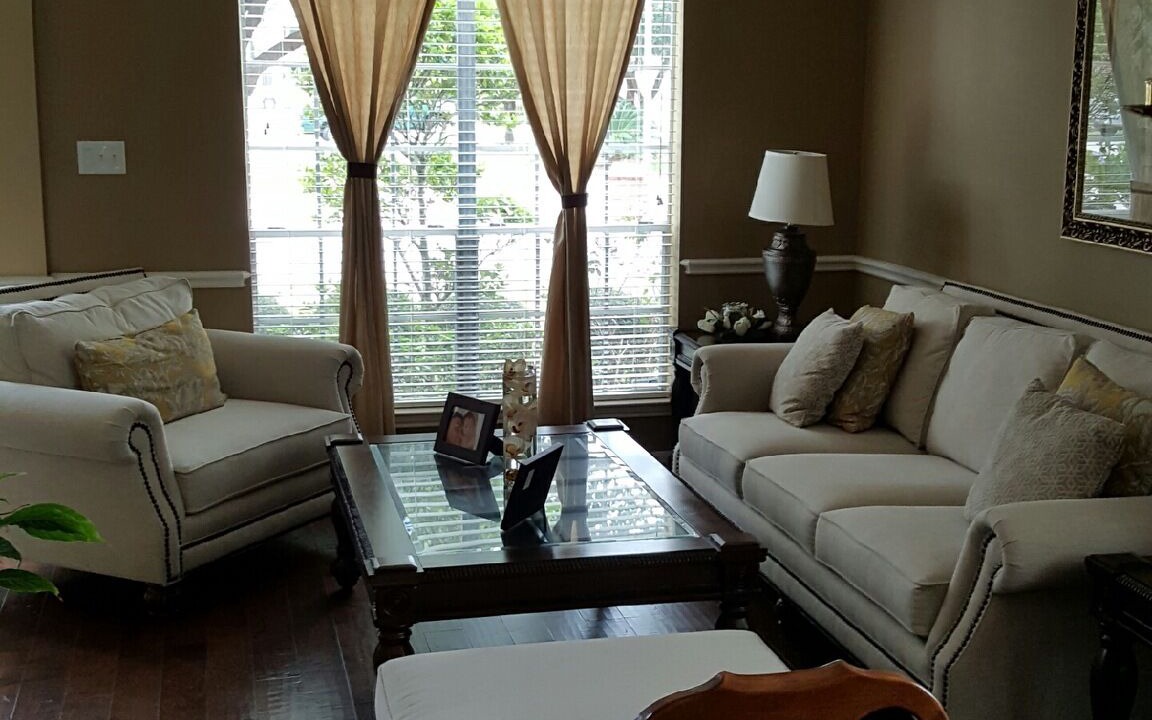 Photo of Livingroom in Northeast Houston