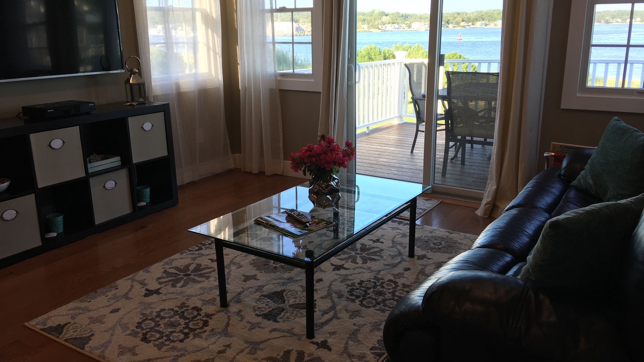 Photo of Livingroom in Hampton Bays