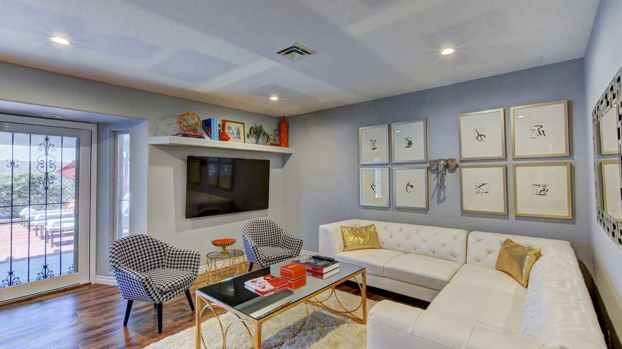 Photo of Livingroom in Rancho Oakey