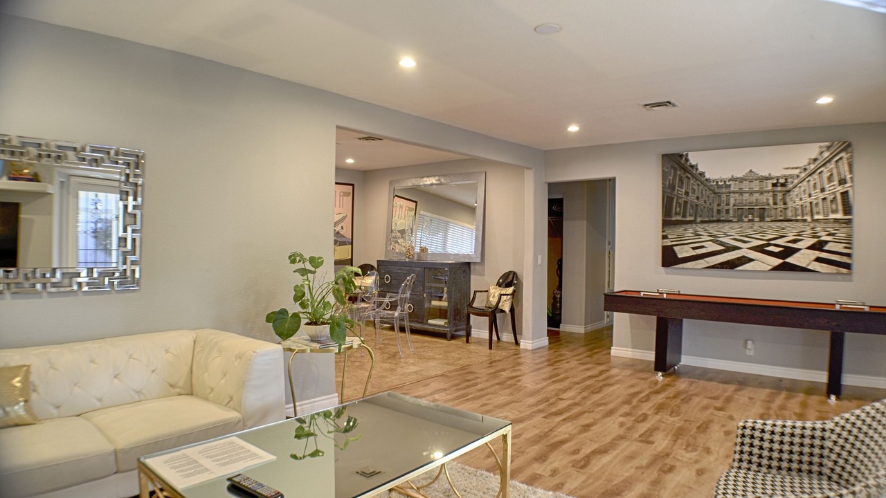 Photo of Livingroom in Rancho Oakey