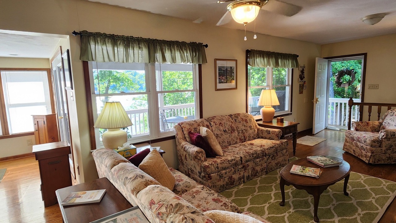 Photo of Livingroom in Westlake Corner