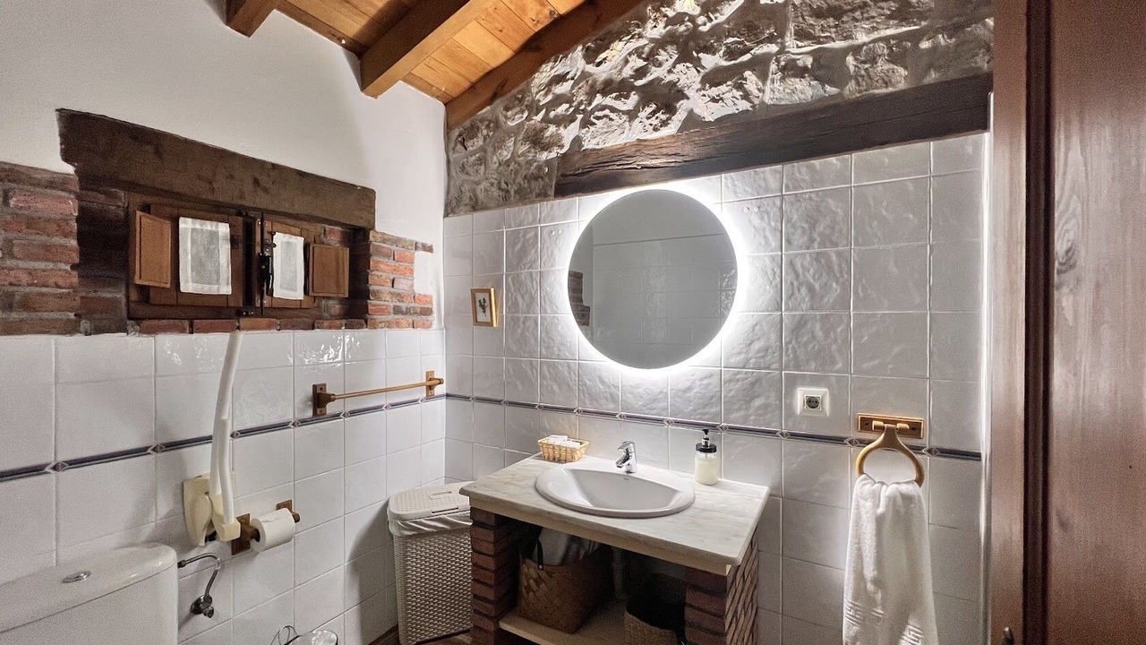 Photo of Bathroom in Sobremazas