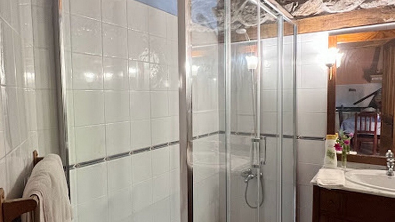 Photo of Bathroom in Sobremazas