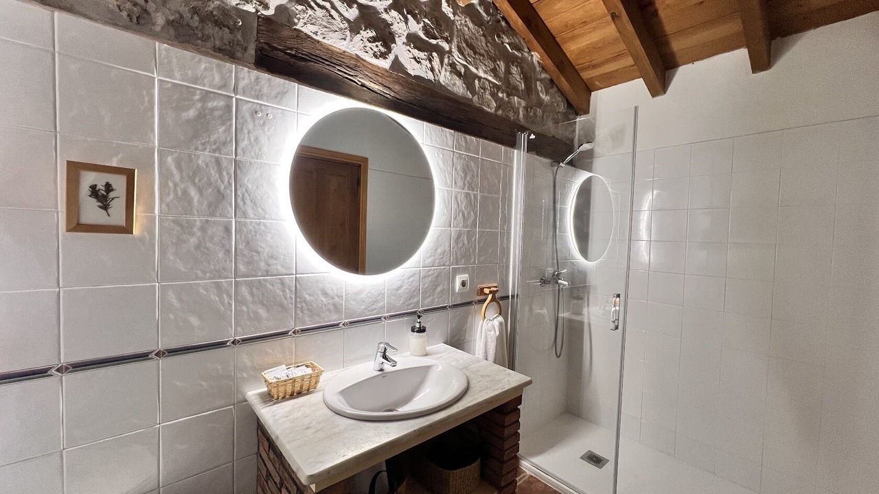 Photo of Bathroom in Sobremazas