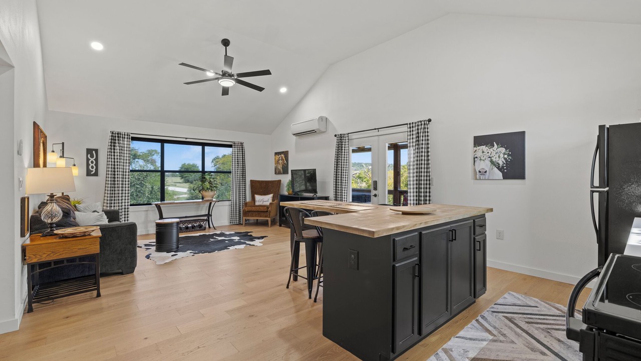 Photo of Livingroom in Fredericksburg